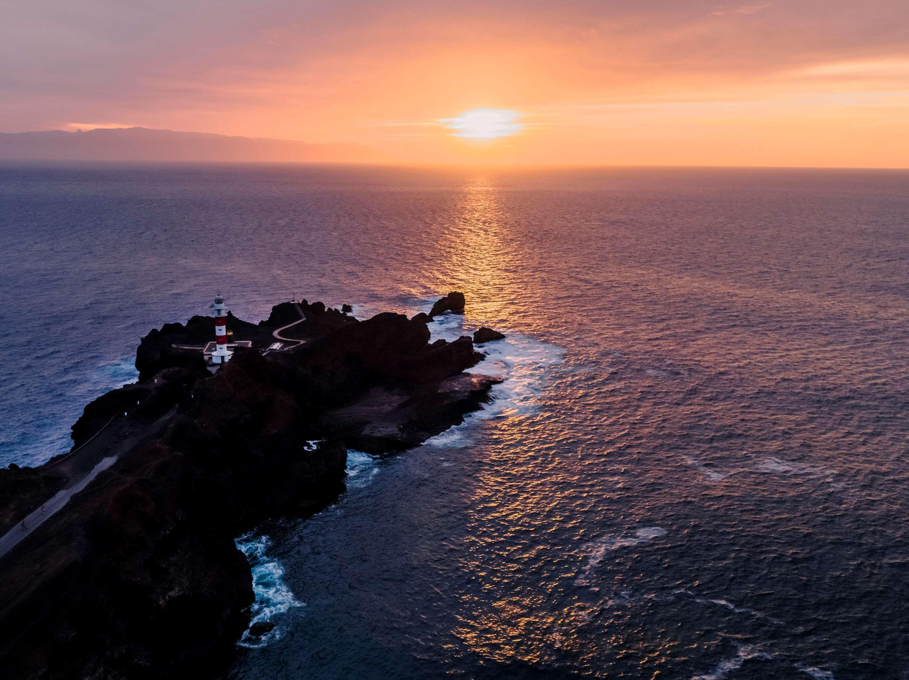 Hacienda del Conde member of Meliá Collection - Adults Only Buenavista Del Norte Exterior foto Sunset at the lighthouse
