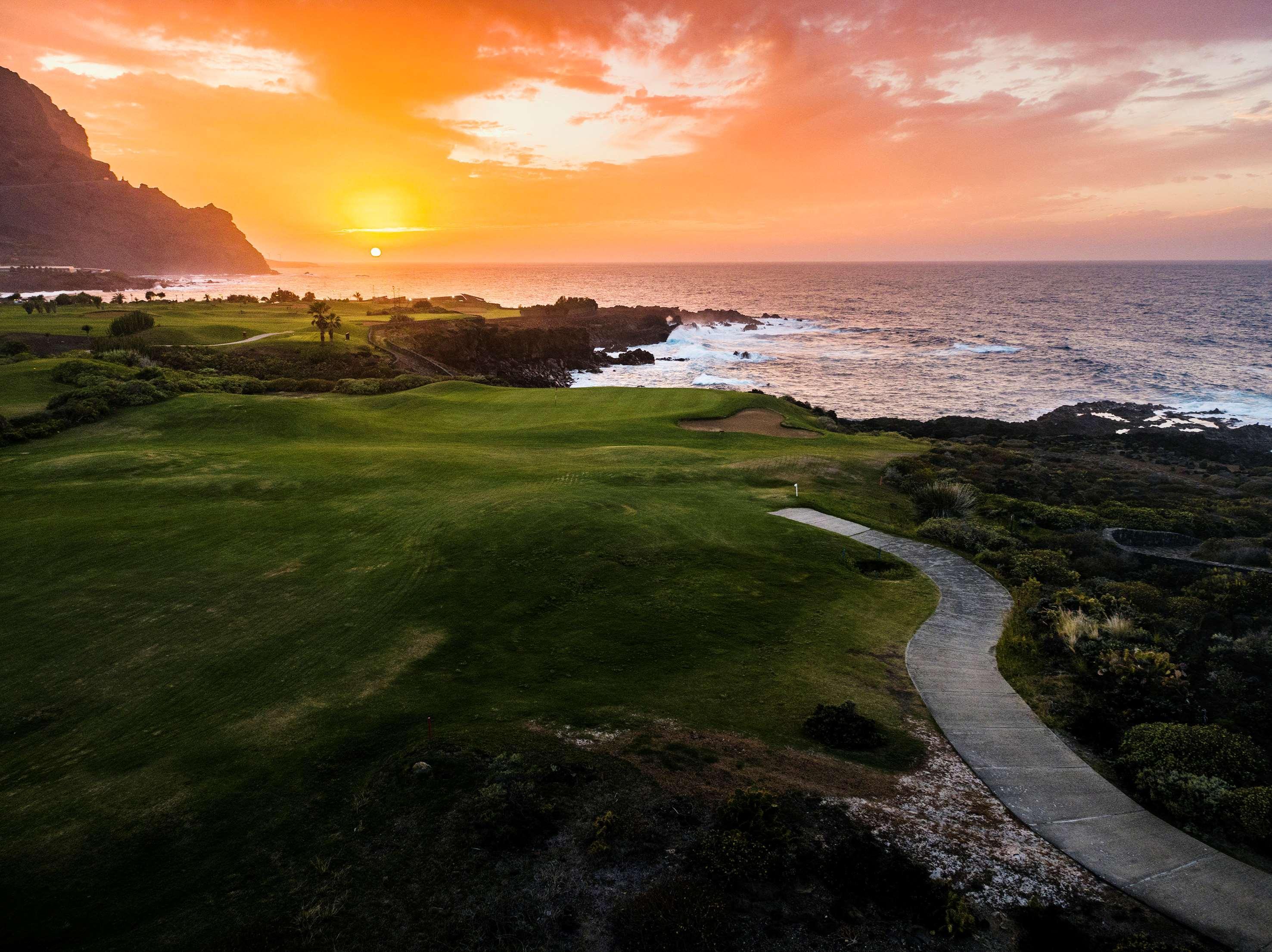 Hacienda del Conde member of Meliá Collection - Adults Only Buenavista Del Norte Exterior foto Sunset at the 18th hole